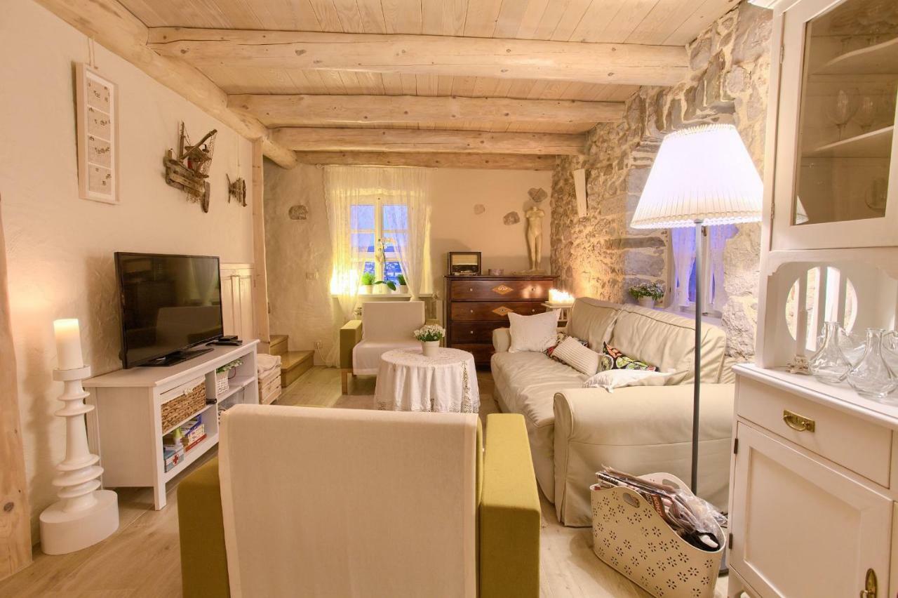White Cottage Heritage House Čižići 외부 사진