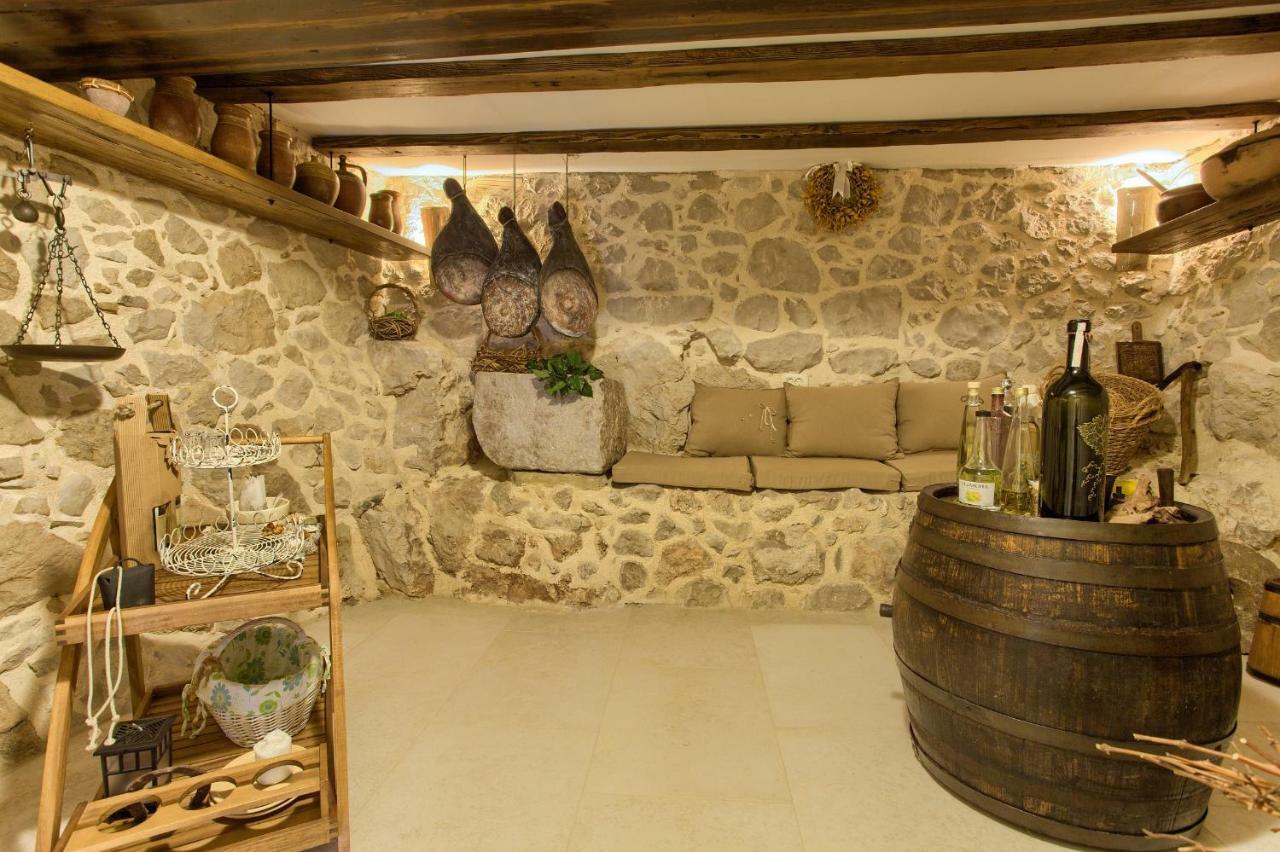 White Cottage Heritage House Čižići 외부 사진
