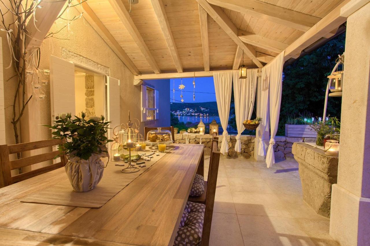 White Cottage Heritage House Čižići 외부 사진