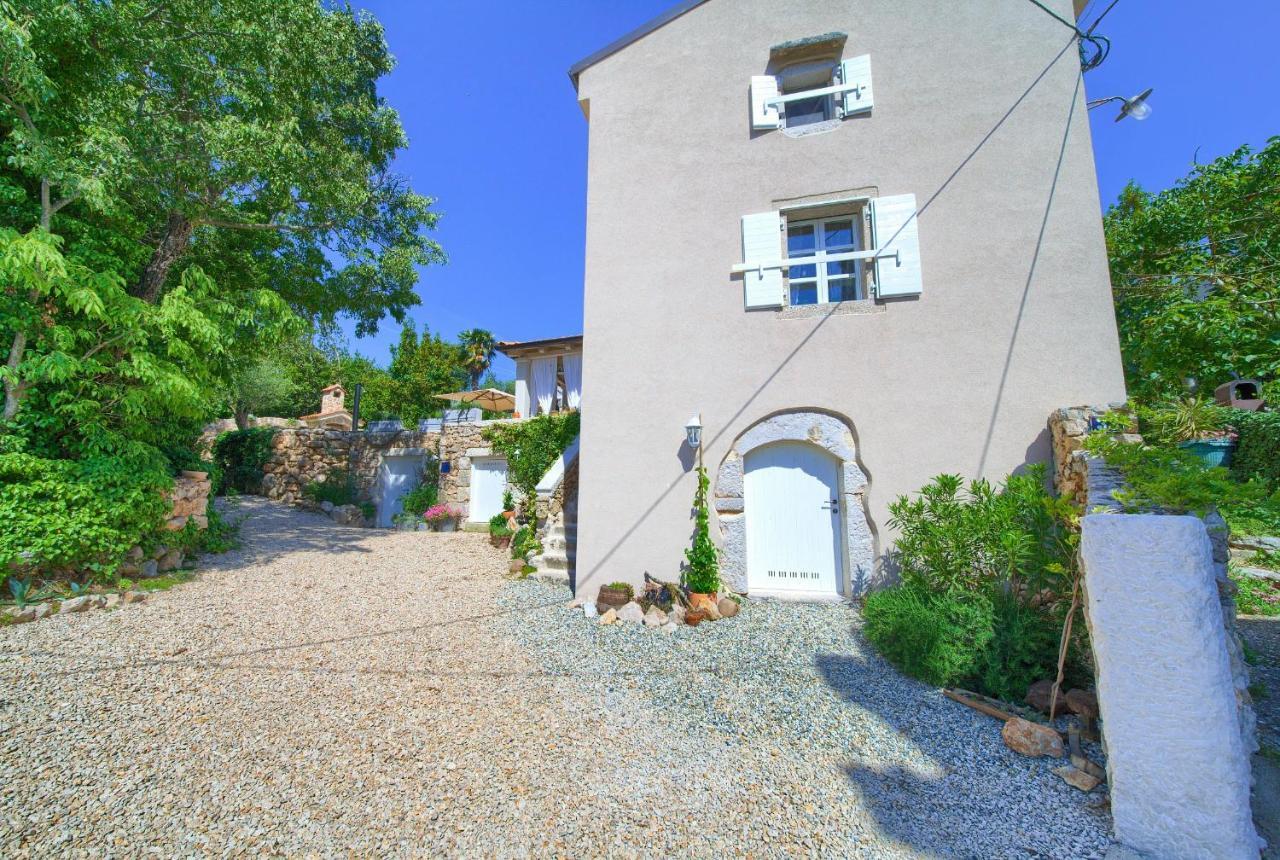 White Cottage Heritage House Čižići 외부 사진